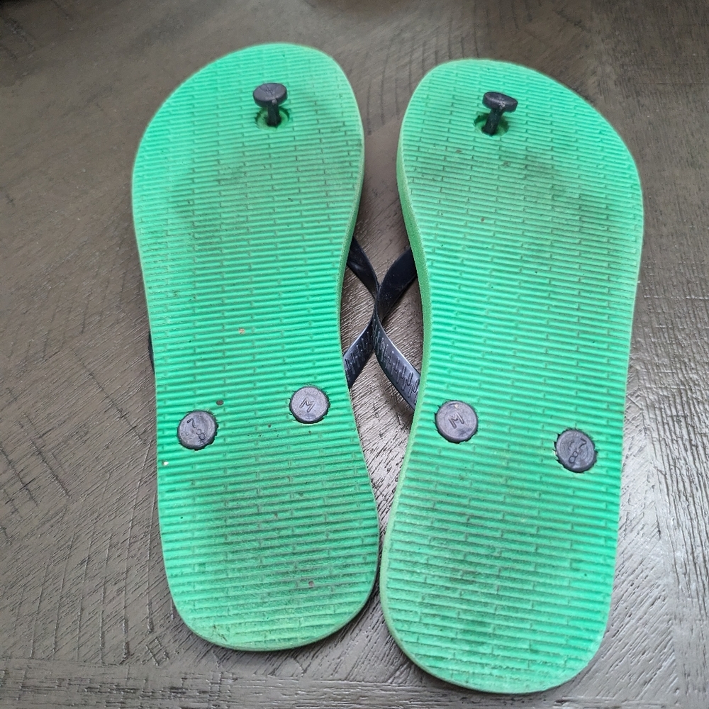 Bundle 4 Pair Colorful Flip Flops Size Medium/7-8 - image 2